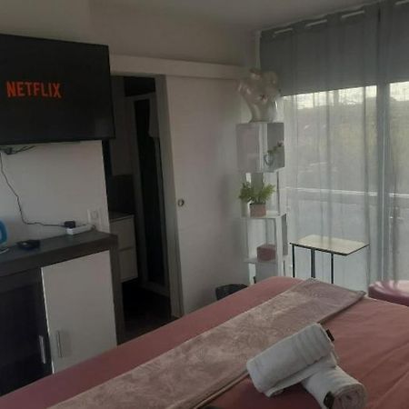 Love Room Seduction Tremblay-en-France Екстериор снимка