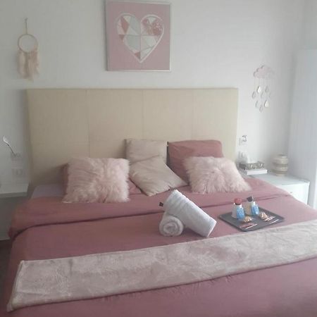 Love Room Seduction Tremblay-en-France Екстериор снимка